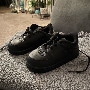 Nike toddler Court size 8